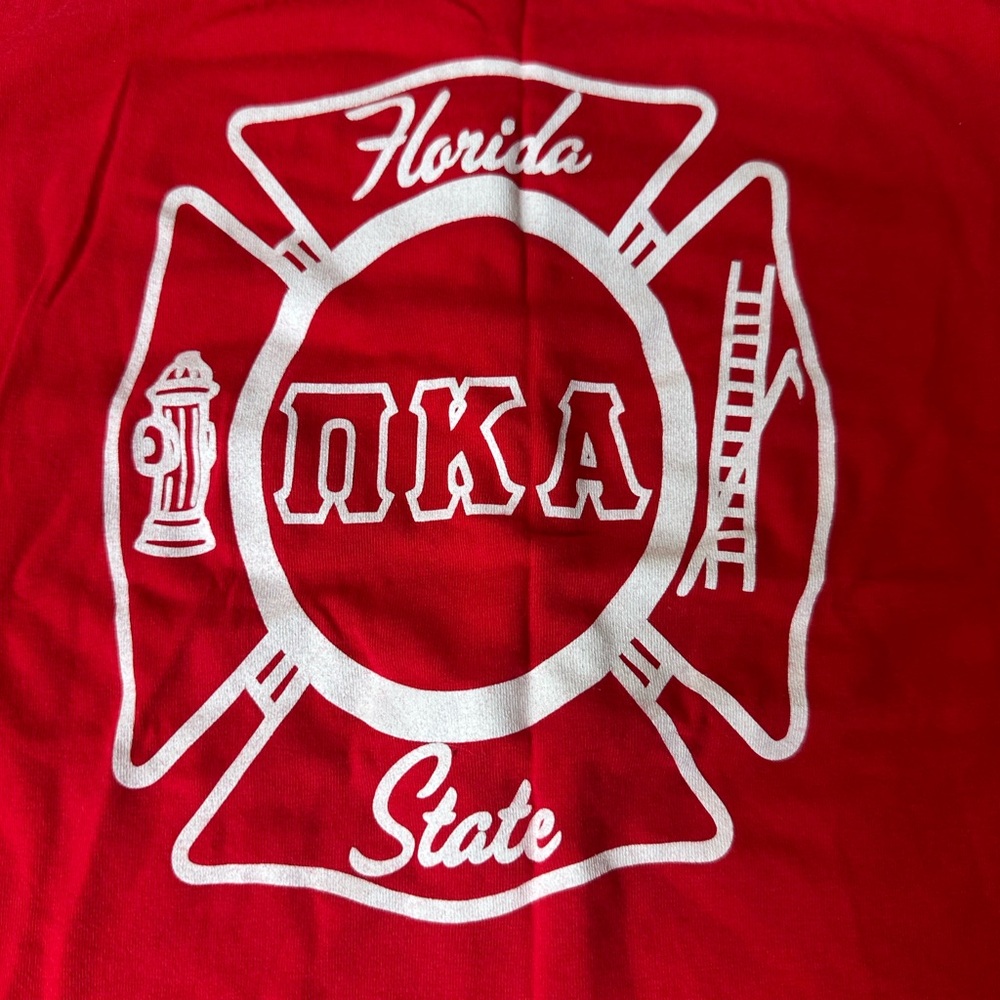 Vintage FSU red Pike tank - Picture 2 of 3